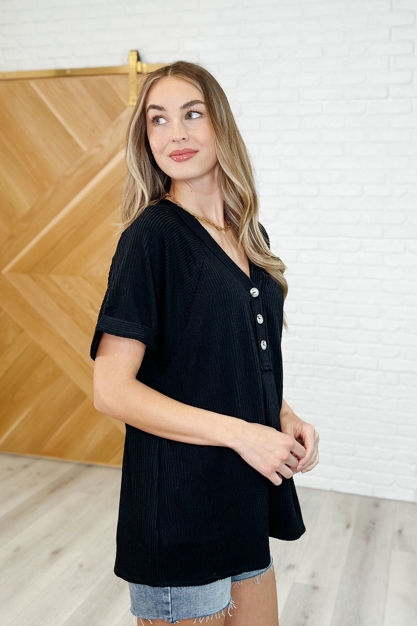 Plain and Sassy V-Neck Tee in Black