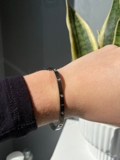 Clasping Bracelets & Bangles