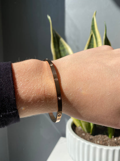 Clasping Bracelets & Bangles